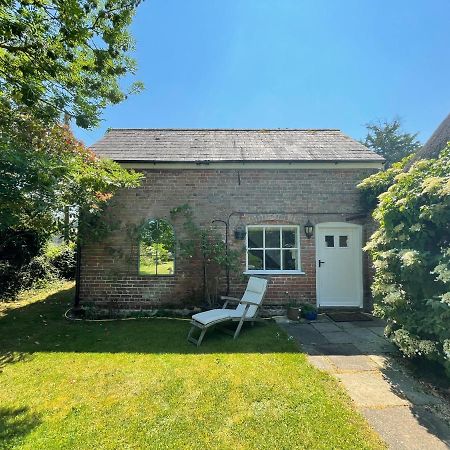 Little Barn Hotel Buckland Newton Exterior foto