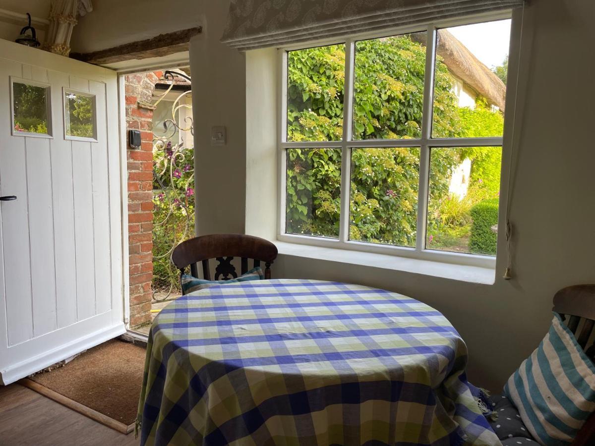 Little Barn Hotel Buckland Newton Exterior foto